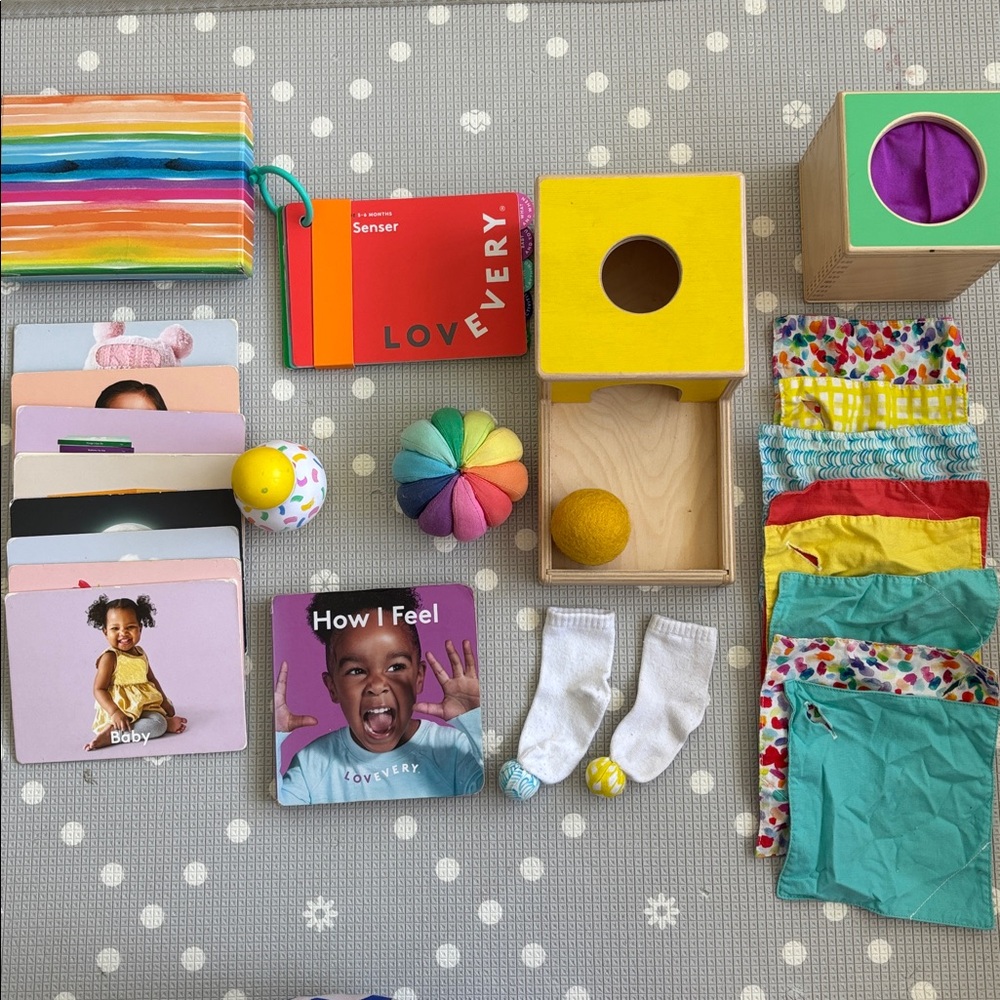 Lovevery Baby Bundle 🤍